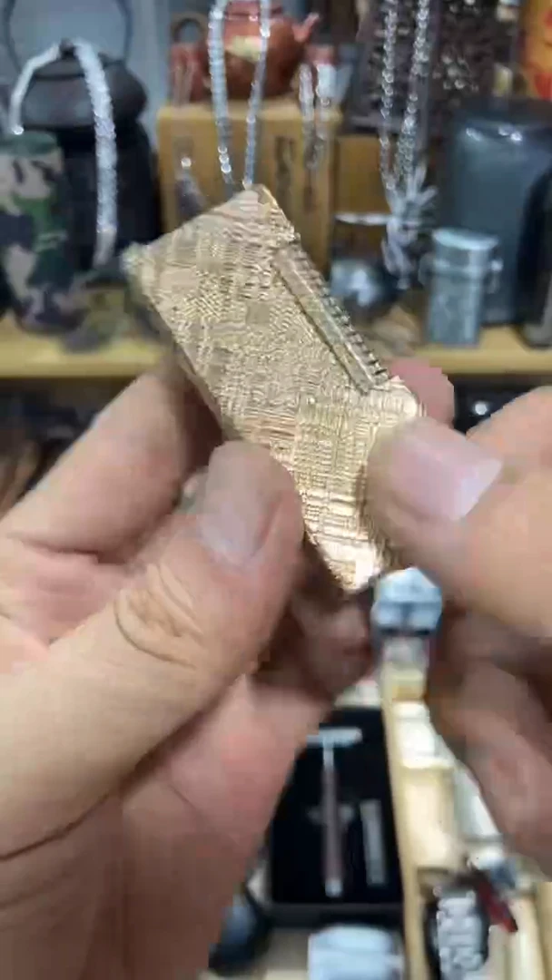 瓷片闪购商品  如图所示