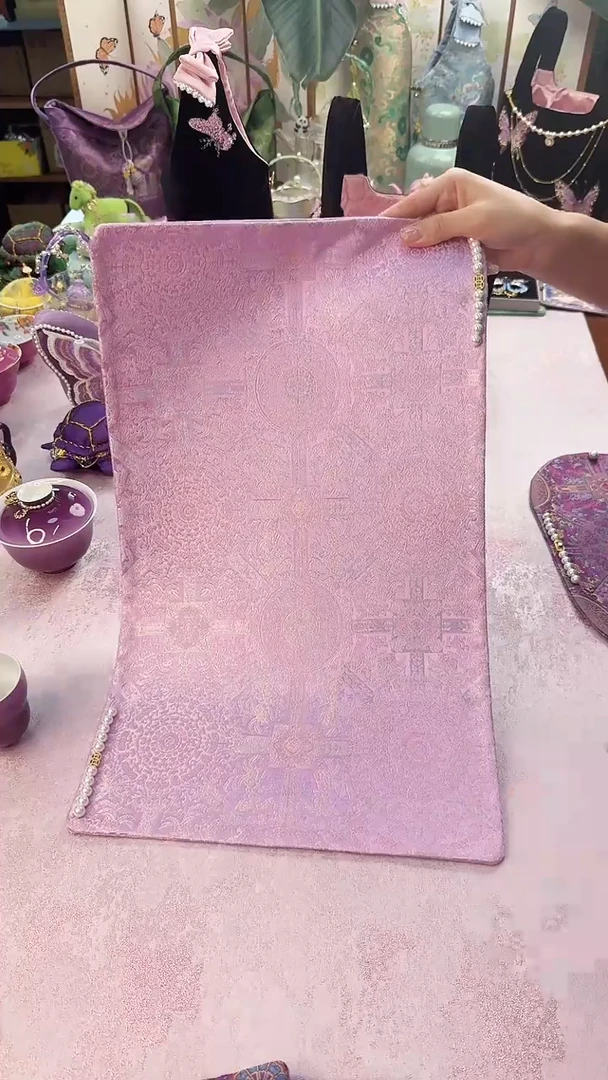 27粉紫宝相花八达晕钉珠茶席