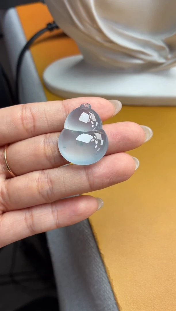 吊坠(不含链)未镶嵌翡翠51 葫芦 28.7 22.8 9.0