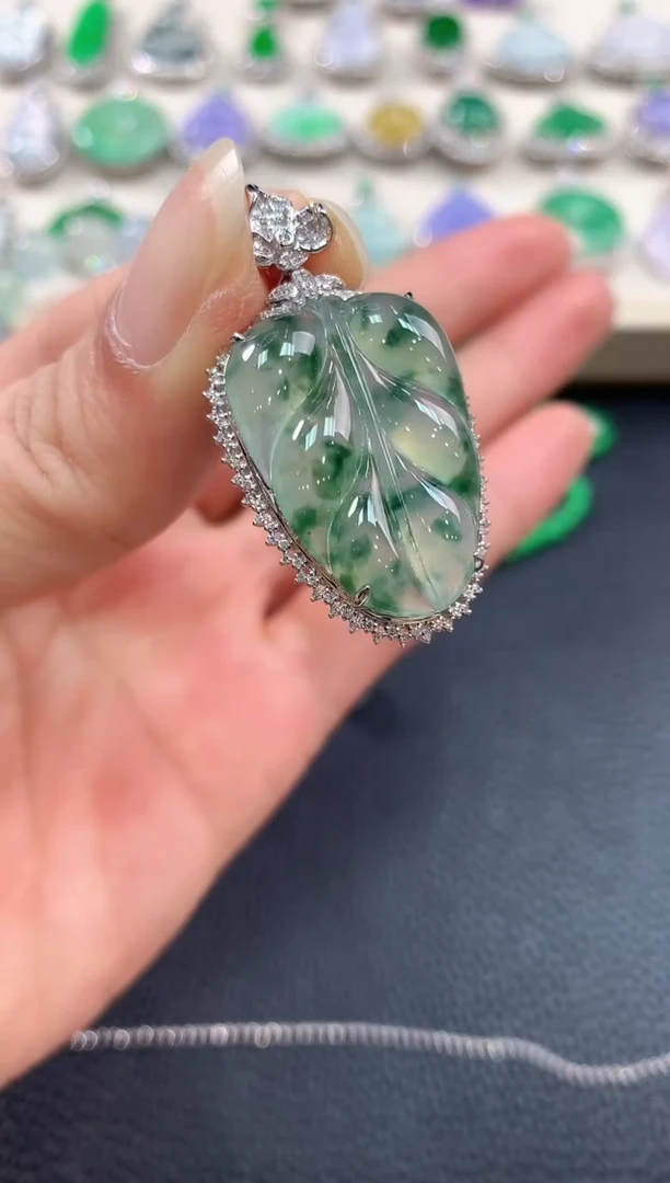 【闪购商品】翡翠吊坠(不含链)18K金镶嵌b88       