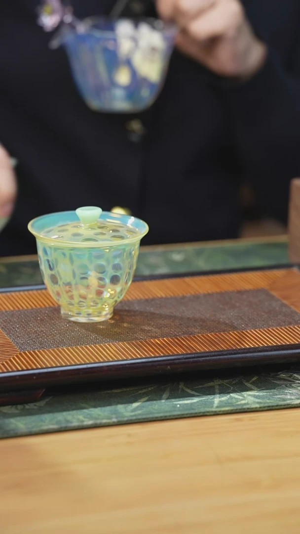 玉见熏银玲珑盖碗