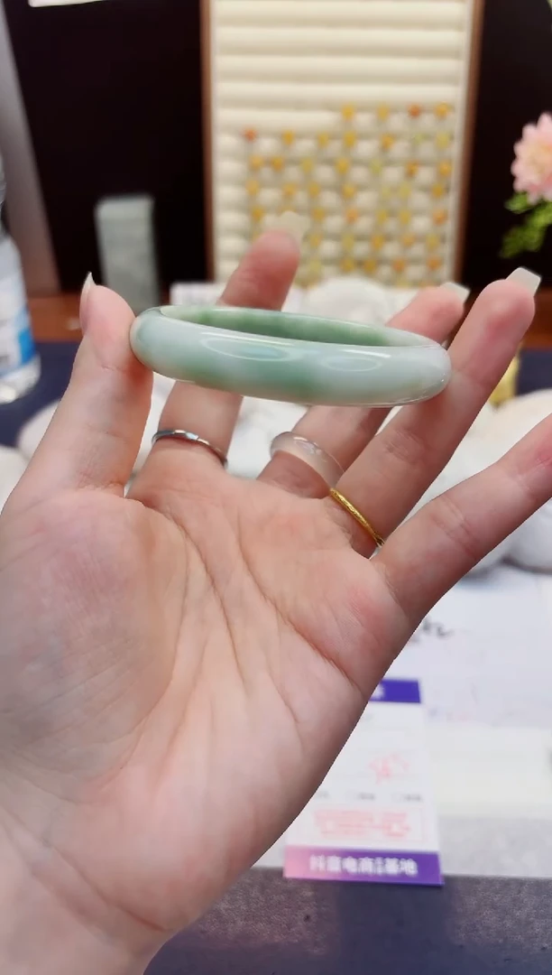 未镶嵌手镯石英质玉47-翠玉-圈口56