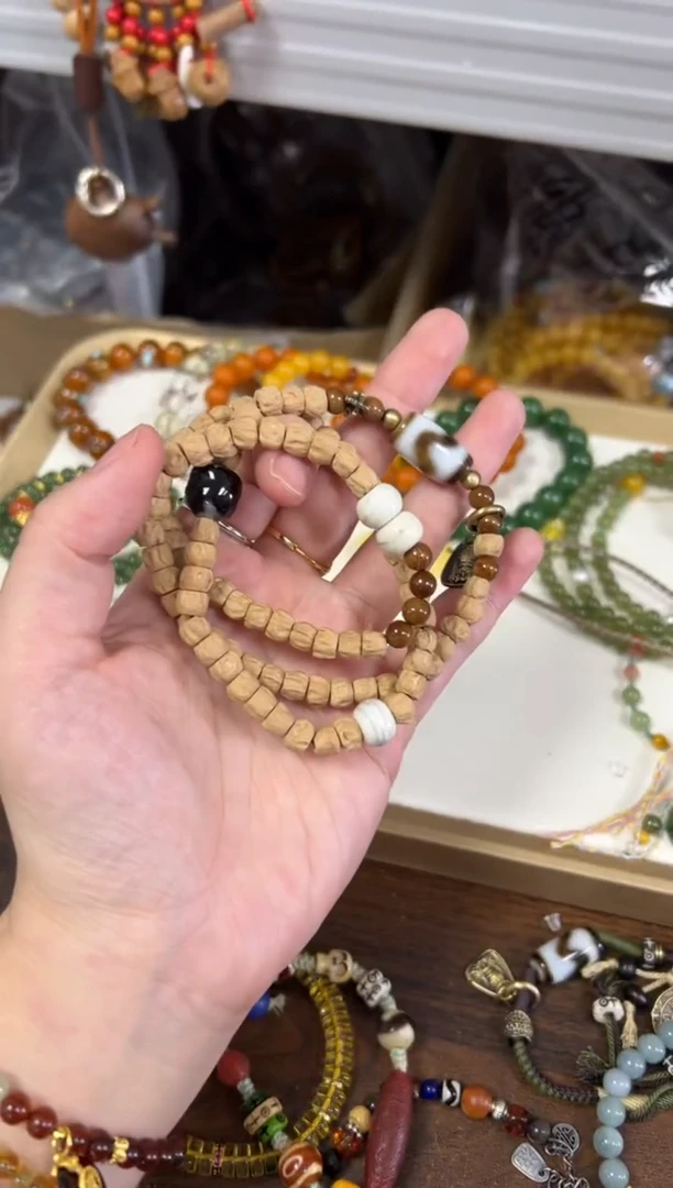 吊坠菩提未镶嵌百香籽虎牙玛瑙珠设计款多圈手链[4148]