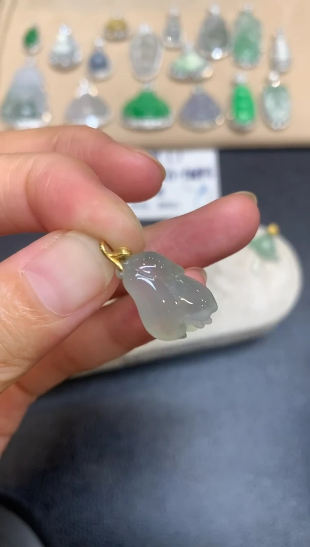 颈饰18K金镶嵌翡翠花【48小时鉴赏期】