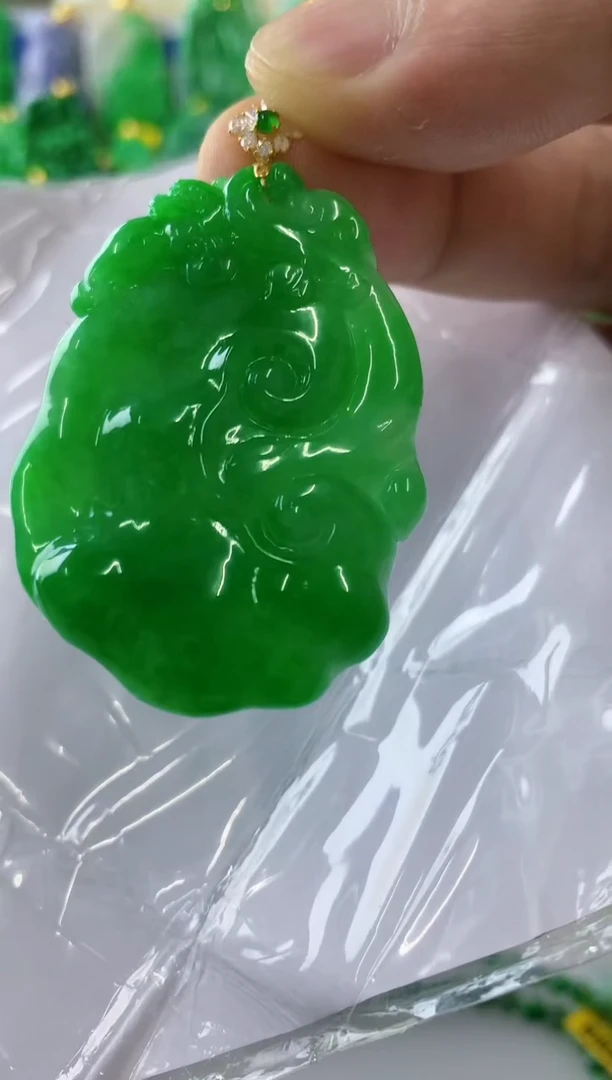 翡翠18K金镶嵌吊坠(不含链)^****）挂件