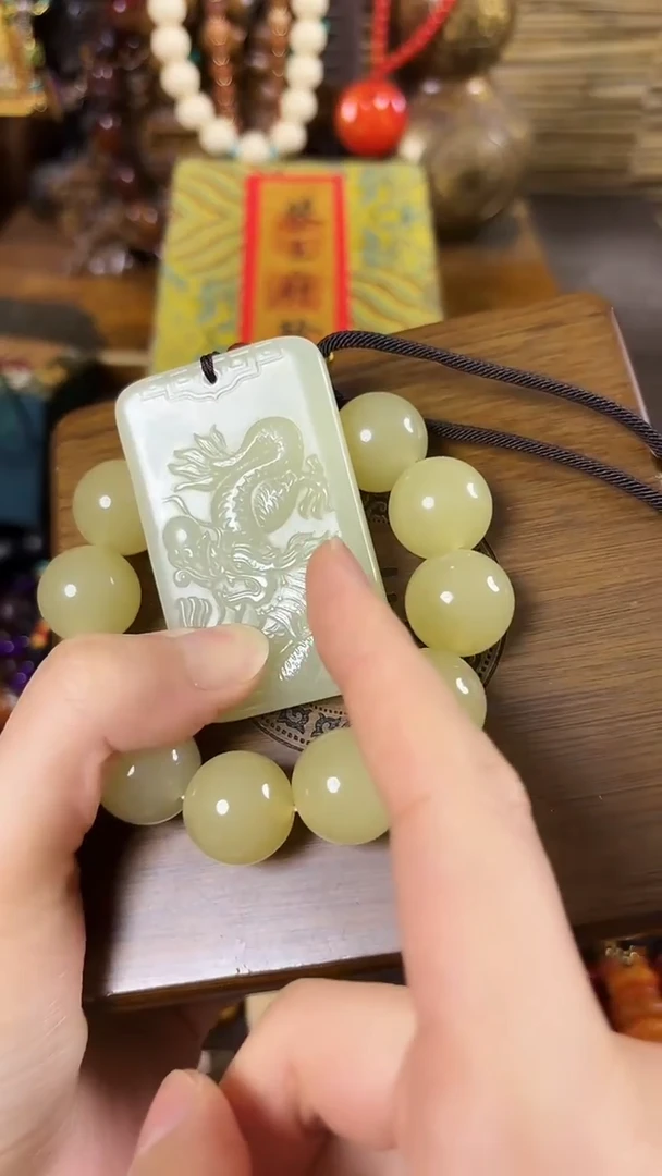 和田玉未镶嵌颈饰..................