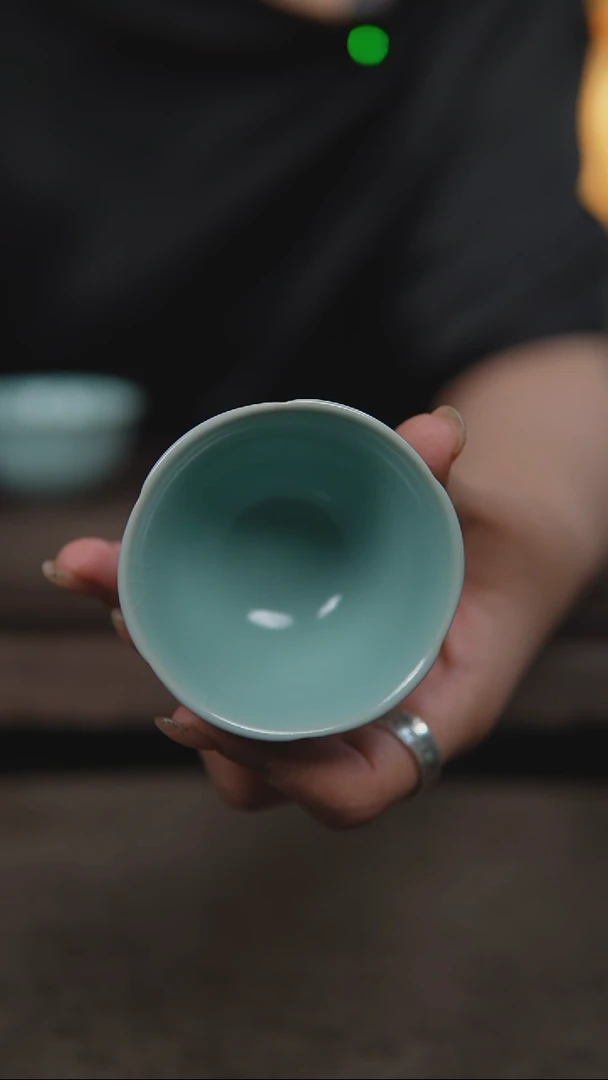 杯仿古天青梅花杯微瑕