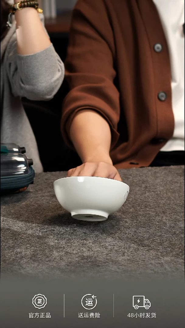 Φ135mm白色亮光圆脚高骨瓷碗（无包装）微瑕