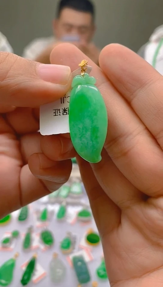 【闪购商品】翡翠颈饰18K金镶嵌新号开播，全场乱卖