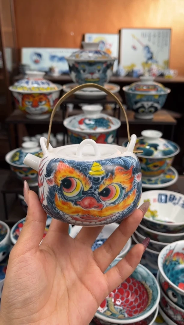 瓷片昨明茶壶（福利价格）