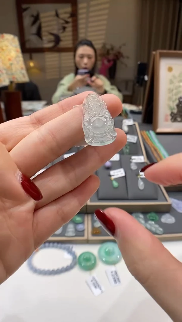 【闪购商品】翡翠颈饰未镶嵌财神