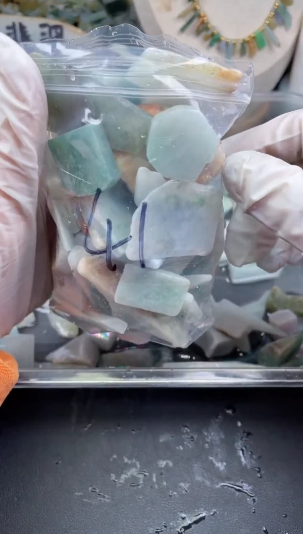 【闪购商品】翡翠颈饰未镶嵌天然翡翠中号500克41