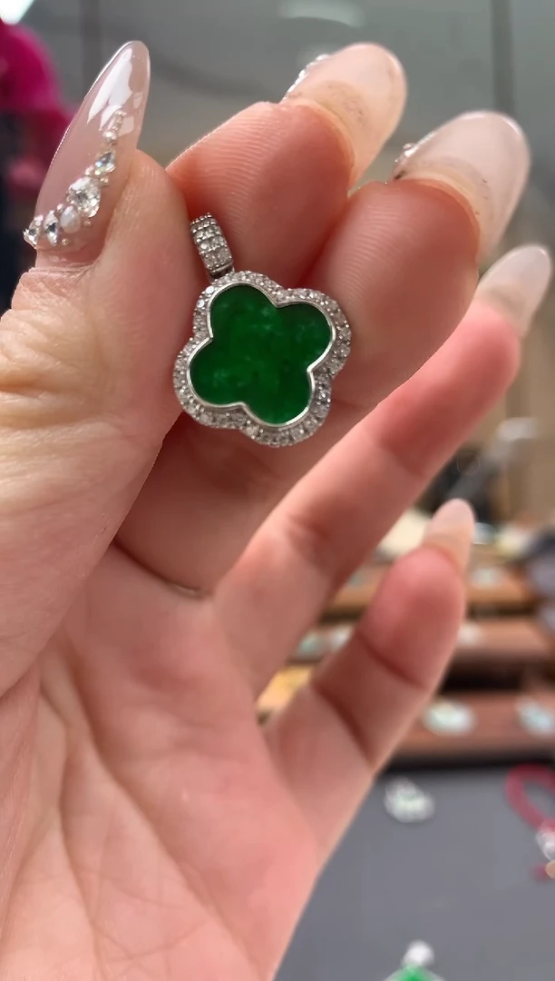 【闪购商品】翡翠吊坠(不含链)银S925镶嵌四叶草