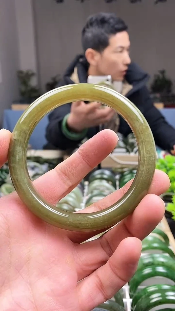 【闪购商品】和田玉手镯未镶嵌64.3
