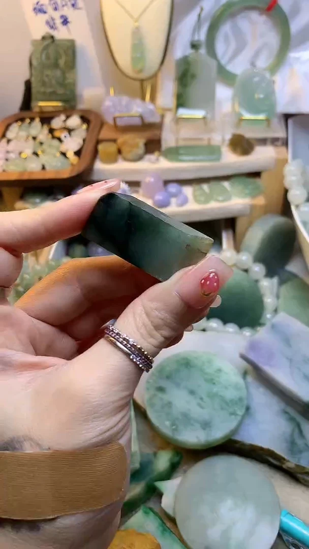 未镶嵌挂件翡翠缅甸A货翡翠,没有运费险,有纹有裂