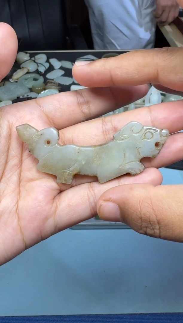 和田玉未镶嵌颈饰1
