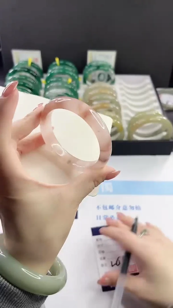 未镶嵌手镯石英质玉多样性发货L61