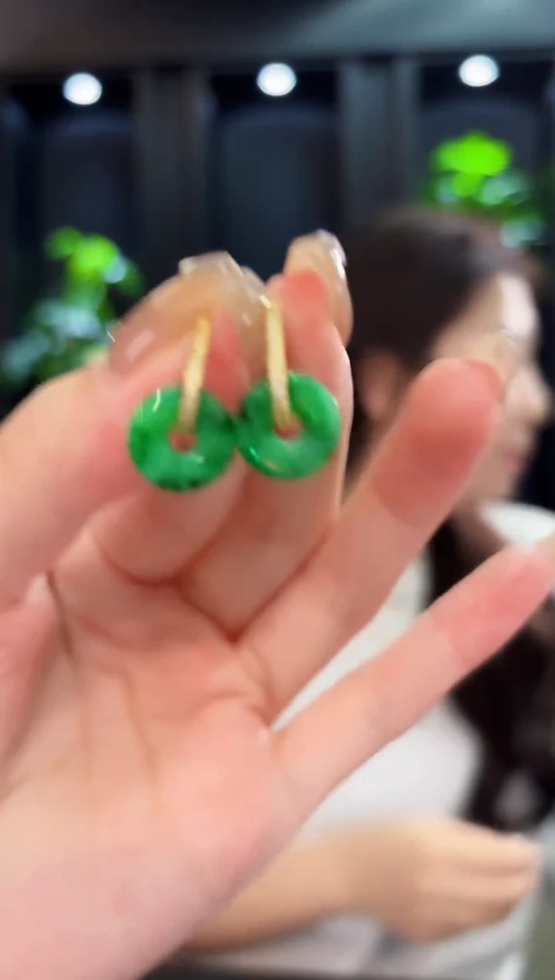 翡翠未镶嵌耳饰 含小耳包/多样性发货/一对