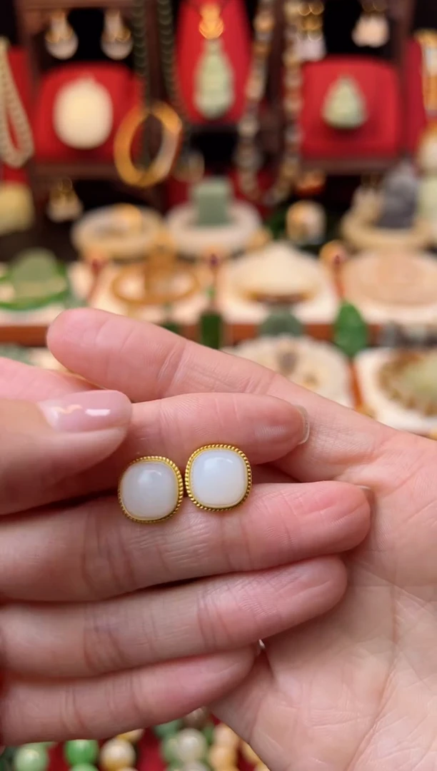 【闪购商品】和田玉耳饰18K金镶嵌1