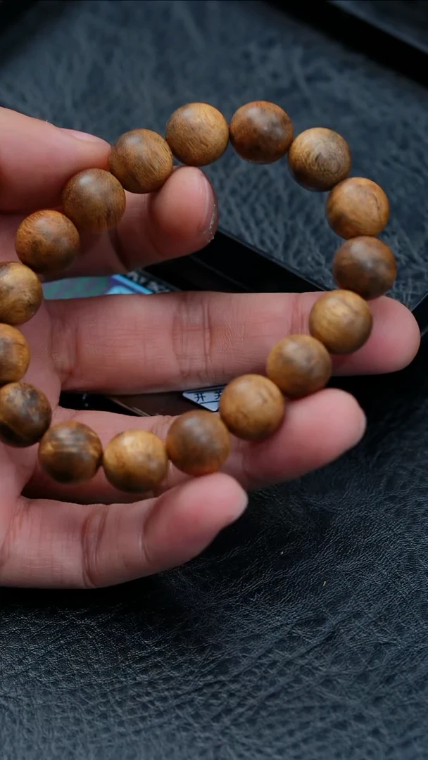 【闪购商品】沉香手串柬埔寨棋楠种1.3单圈14g+多样式发一