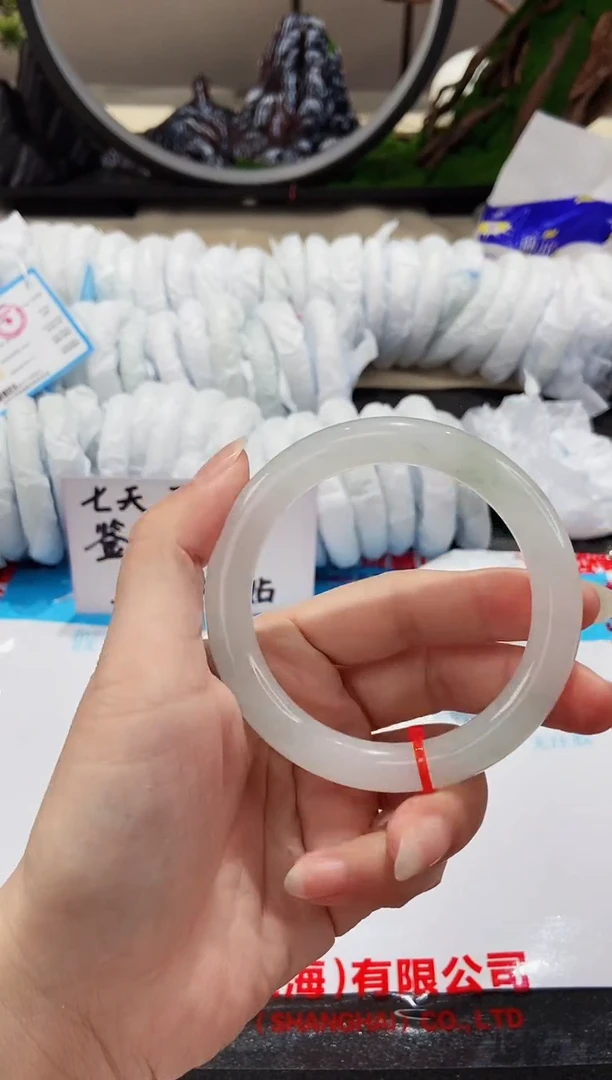 【闪购商品】石英质玉手镯未镶嵌115-57