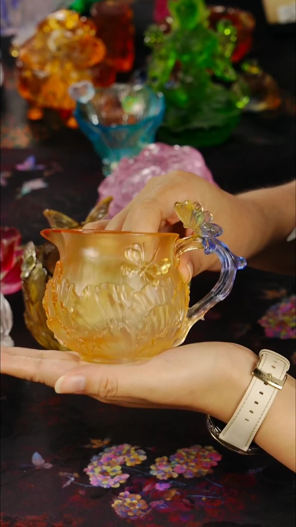 琉璃一盏清茗，一席美器