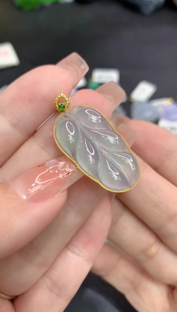 吊坠(不含链)18K金镶嵌翡翠111111111