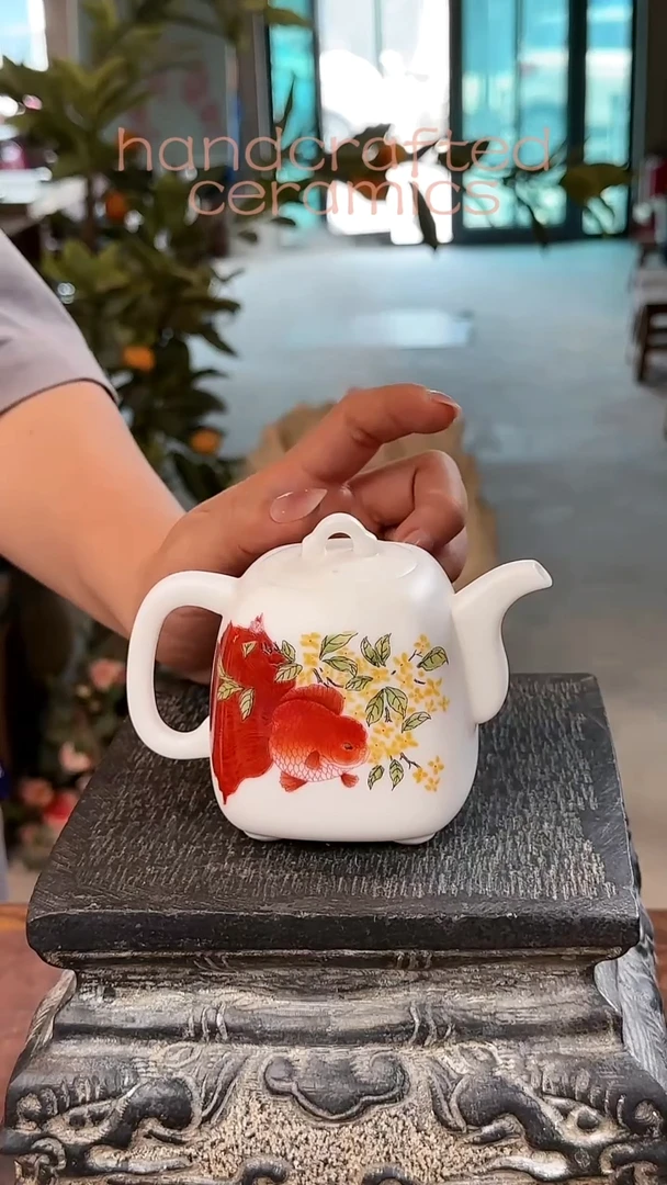 陶瓷釉上彩玉白泥方壶富贵有余