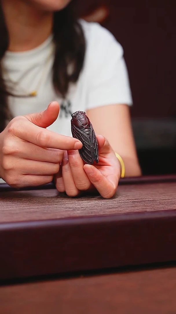 宜兴原矿紫砂  一鸣惊人