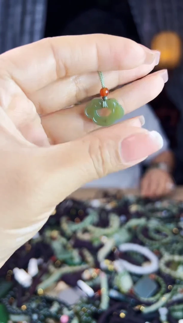 未镶嵌和田玉挂件1