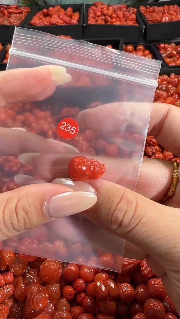 颈饰未镶嵌南红玛瑙1