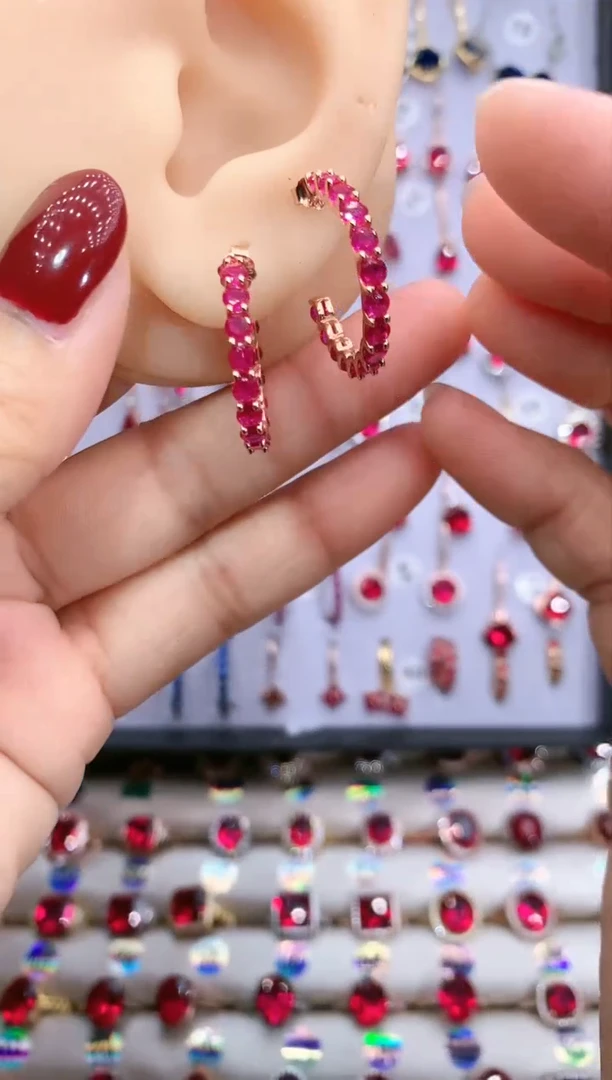 【闪购商品】红宝石耳饰银S925镶嵌银色