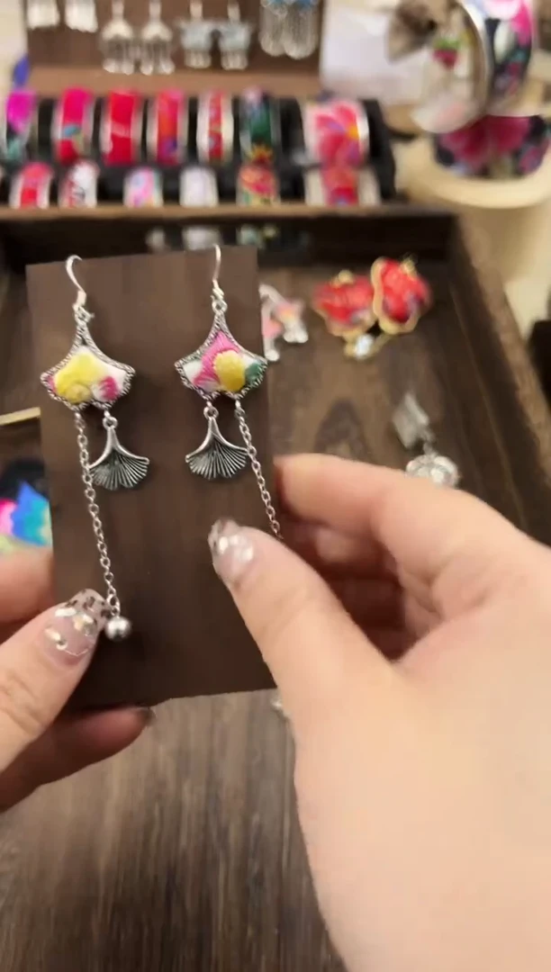 【闪购商品】织绣民族风老绣饰品558