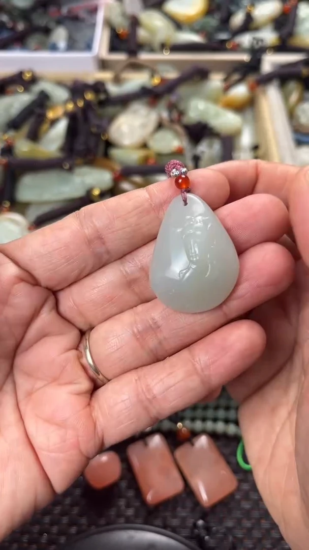 【闪购商品】和田玉颈饰未镶嵌多样性发货没有证书拍一发一有瑕