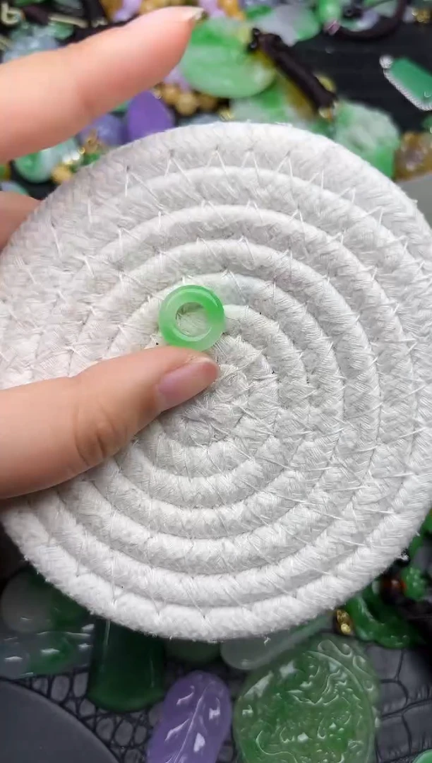 颈饰未镶嵌翡翠缅甸翡翠吊坠