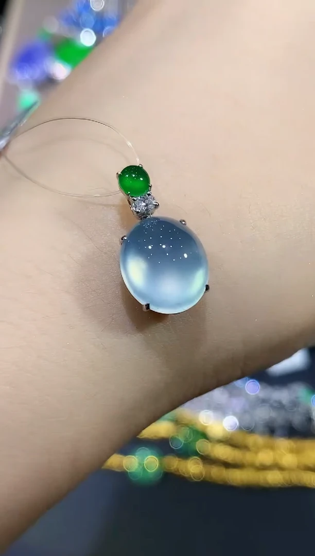 吊坠(不含链)18K金镶嵌翡翠C121