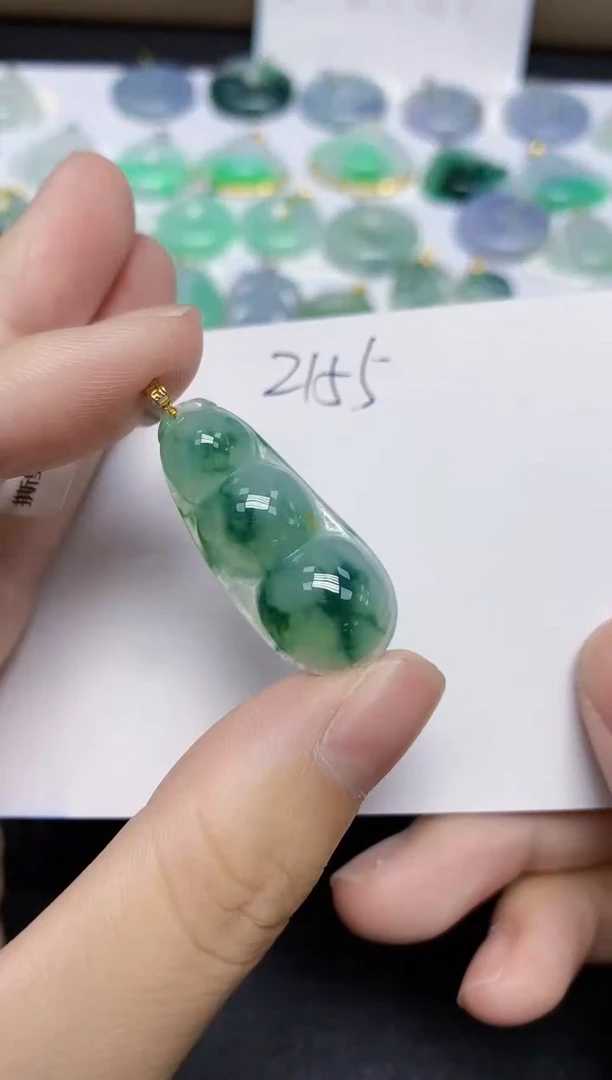翡翠18K金镶嵌颈饰天然缅甸翡翠A货