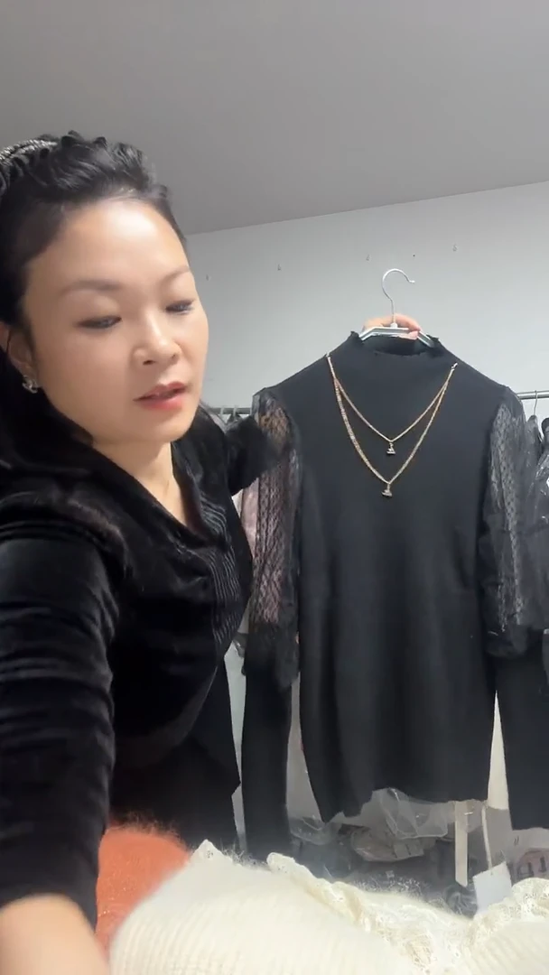 女款时尚秋冬季打底衫
