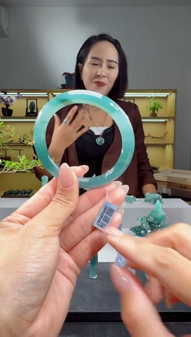 未镶嵌手镯翡翠57圈