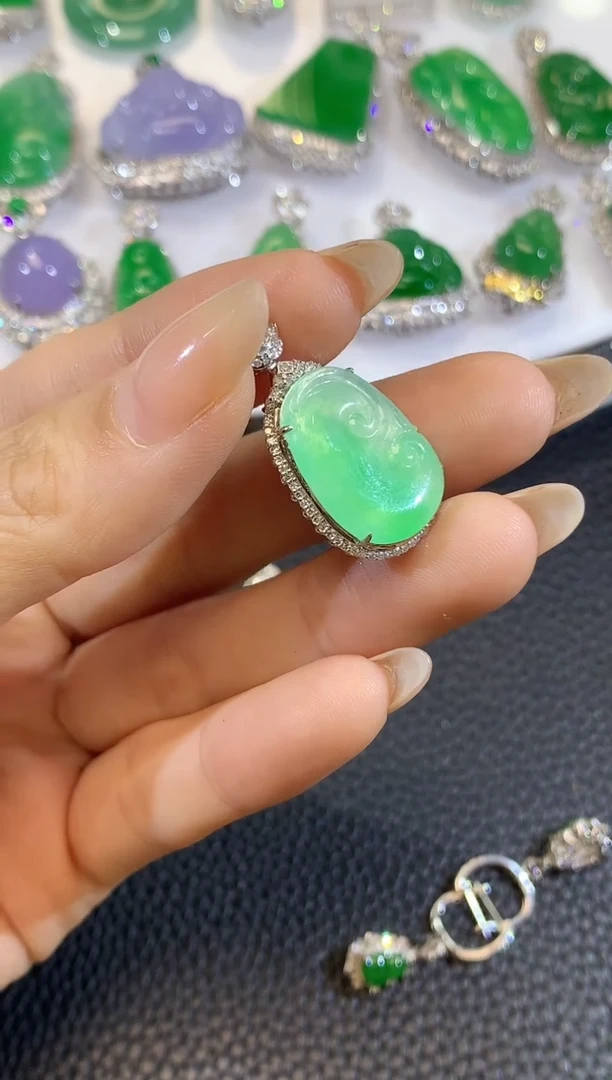 翡翠18K金镶嵌吊坠(不含链)Z53