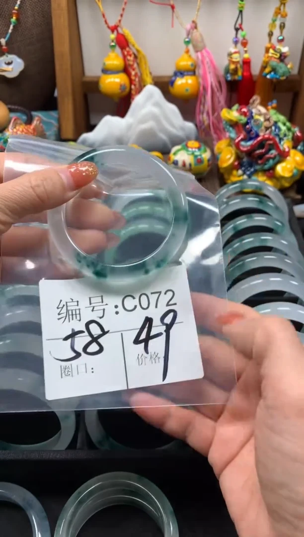 【闪购商品】石英质玉手镯未镶嵌58圈口C072