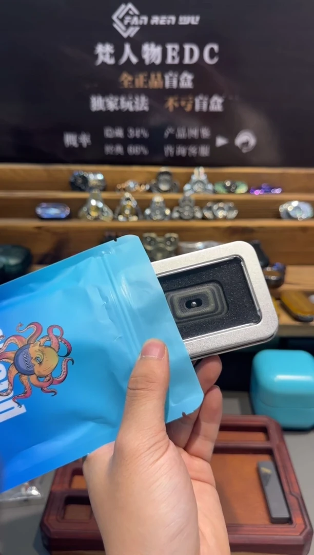 Q宝推牌 军绿色   全新