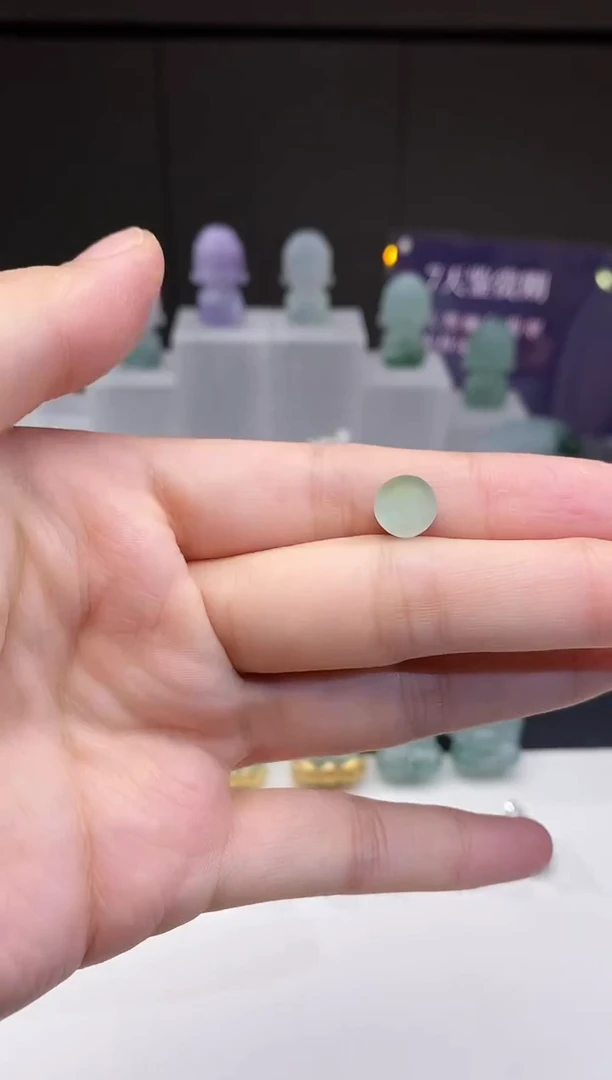 翡翠未镶嵌颈饰无事牌