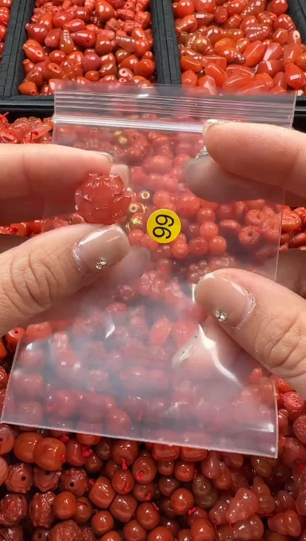 【闪购商品】南红玛瑙颈饰未镶嵌1