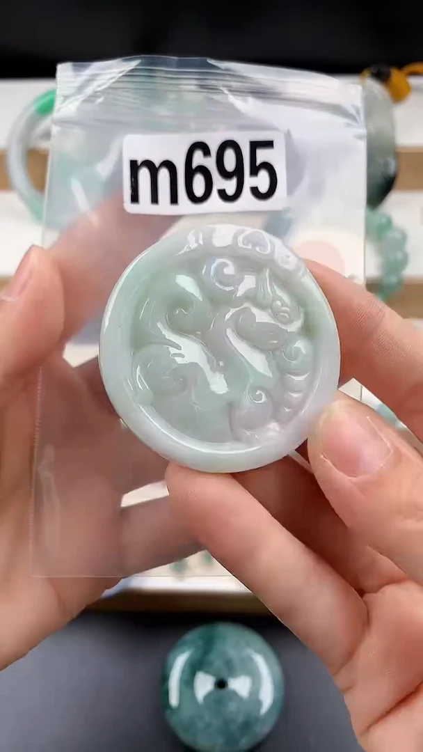 颈饰未镶嵌翡翠天然翡翠吊坠挂件