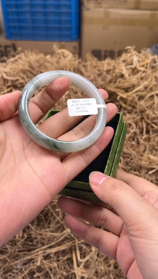 未镶嵌手镯石英质玉编码A1324