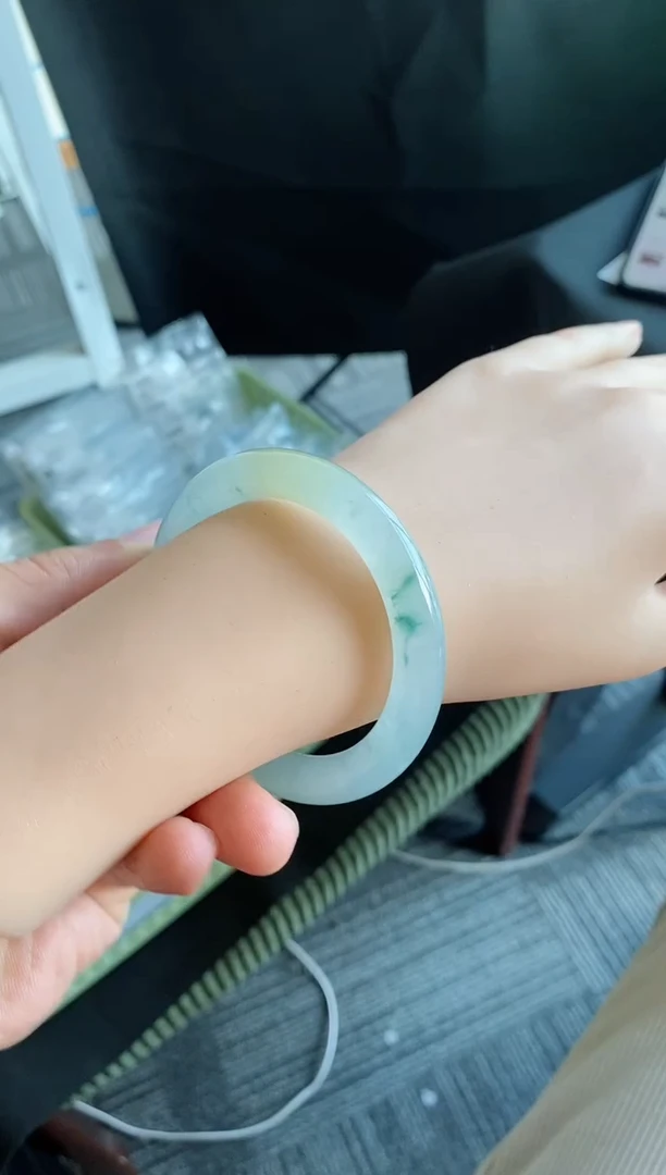 【闪购商品】翡翠手镯未镶嵌109号52.5*9.5*9.6圆条