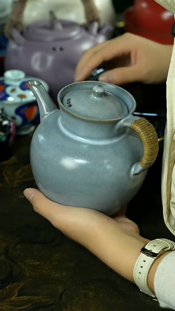 茶具还挺美，蹲下看看！