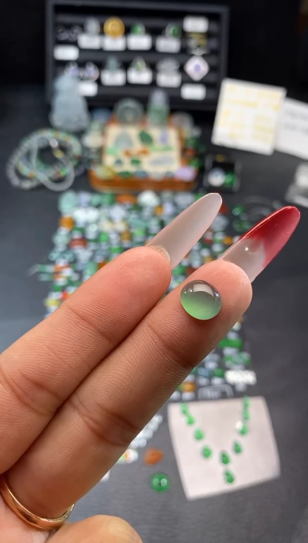 【闪购商品】翡翠挂件未镶嵌蛋面