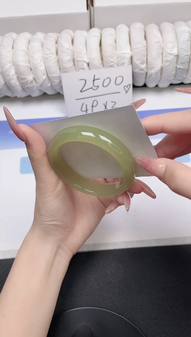 未镶嵌手镯石英质玉93-54